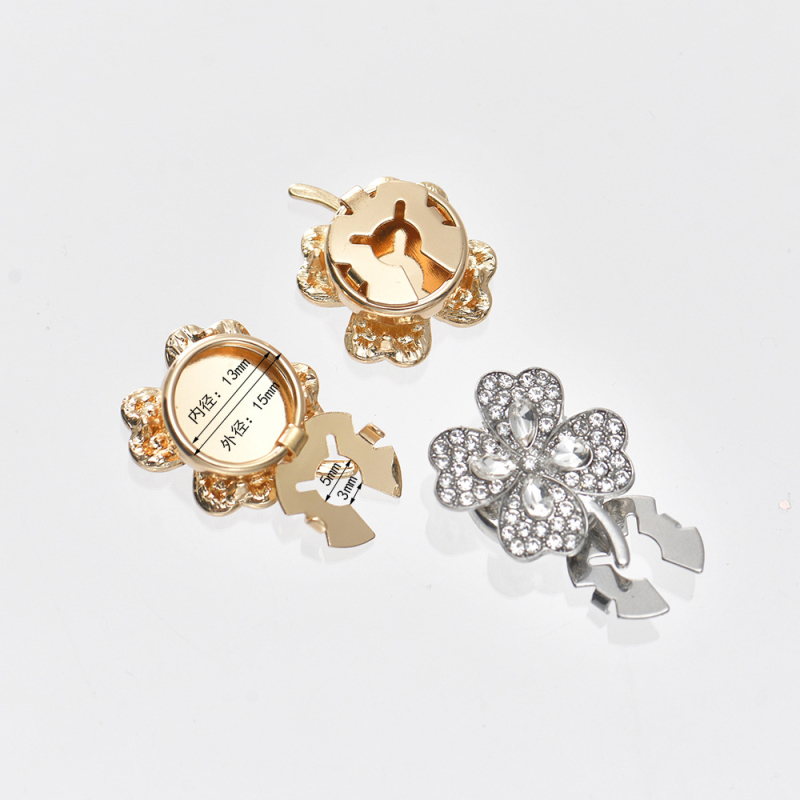 Rhinestone gombok négylevelű lóhere formában, könnyed luxus stílus, diamantokkal díszített, kristály