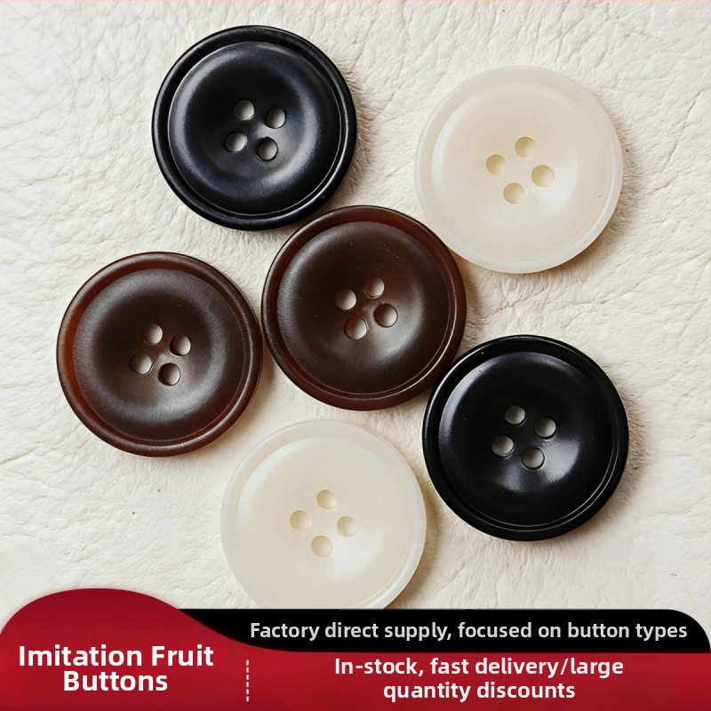 Živicové gombíky s štyrmi dierkami na kabáty a saka, s tenkým okrajom konkávno-konvexného typu; vhodné pre klobúky, svetre, košele, obleky, svetrové vesty a nohavice