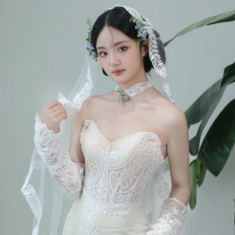 Unique erdő-stílusú csipkés fátyol koronával menyasszonyi ruhához, Nyár 2021, készleten