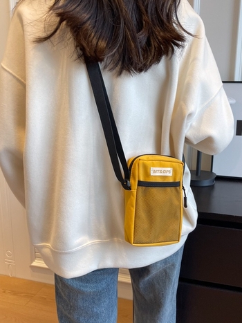 Unisex najlonska crossbody torbica za mobitel — mala kvadratna, uspravnog oblika, zatvarač
