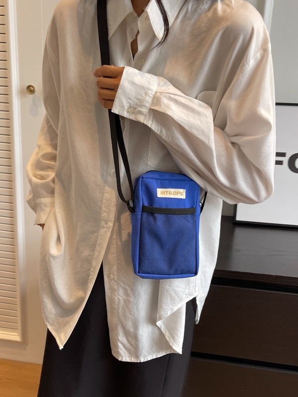 Unisex najlonska crossbody torbica za mobitel — mala kvadratna, uspravnog oblika, zatvarač