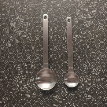 Лъжичка за измерване за печене от 304 неръждаема стомана с прецизна грамова градуировка