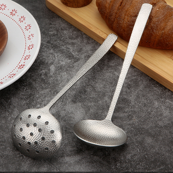 Κουτάλι σούπας με φίλτρο από ανοξείδωτο χάλυβα 304, χτυπητό μοτίβο, με εκτυπωμένο λογότυπο, προσαρμοστικό