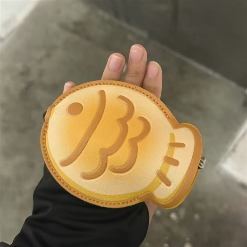 Taiyaki mesefigurás kulcstartó kihúzható dizájnnal - PU anyag, uniszex stílus, PU bélés, 2024 tavasza