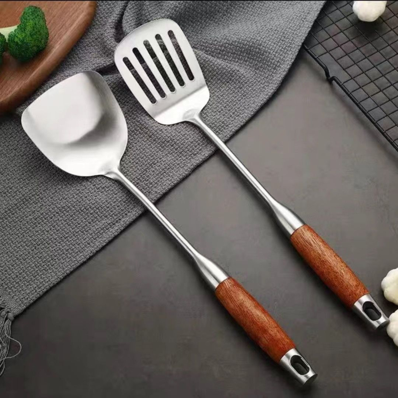 Σετ μαγειρικής από ανοξείδωτο ατσάλι 316 με υψηλή αντίσταση στις θερμοκρασίες και θερμική μόνωση στη λαβή, περιλαμβάνει σπάτουλα, κουτάλι και σουρωτήρι