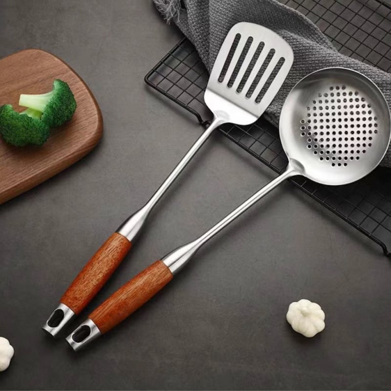 Σετ μαγειρικής από ανοξείδωτο ατσάλι 316 με υψηλή αντίσταση στις θερμοκρασίες και θερμική μόνωση στη λαβή, περιλαμβάνει σπάτουλα, κουτάλι και σουρωτήρι