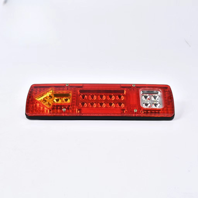 LED stražnja svjetla za tricikl 131LED – pokazatelj smjera, kočenje i svjetlo za vožnju unatrag, 12–24V, 4000K, trajanje 5000h, ploča od željeza s plastičnim poklopcem