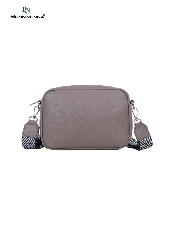 Ženska crossbody torbica - Materijal: Oxford tkanina; Oblik: horizontalni kvadrat; Otvaranje: zatvarač; Unutarnja džep s zipom; Značka: Lian yun