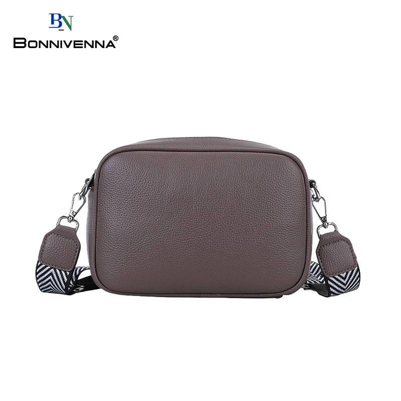 Ženska crossbody torbica - Materijal: Oxford tkanina; Oblik: horizontalni kvadrat; Otvaranje: zatvarač; Unutarnja džep s zipom; Značka: Lian yun