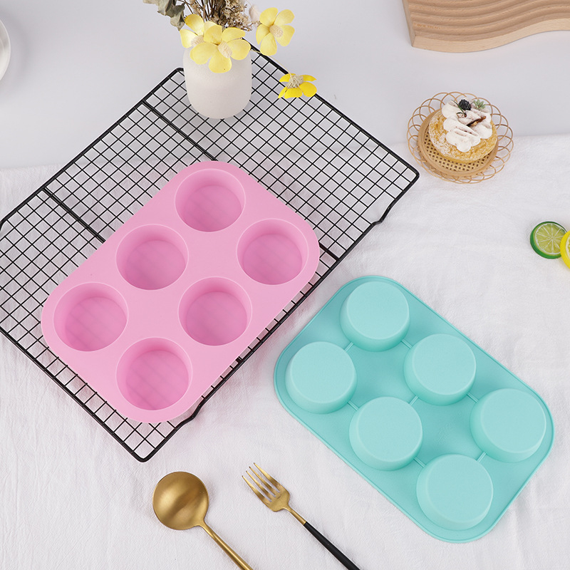 Kružna silikonska kalupa sa šest otvora za torte, mousse i deserte, lako odvajanje, otporno na visoke temperature