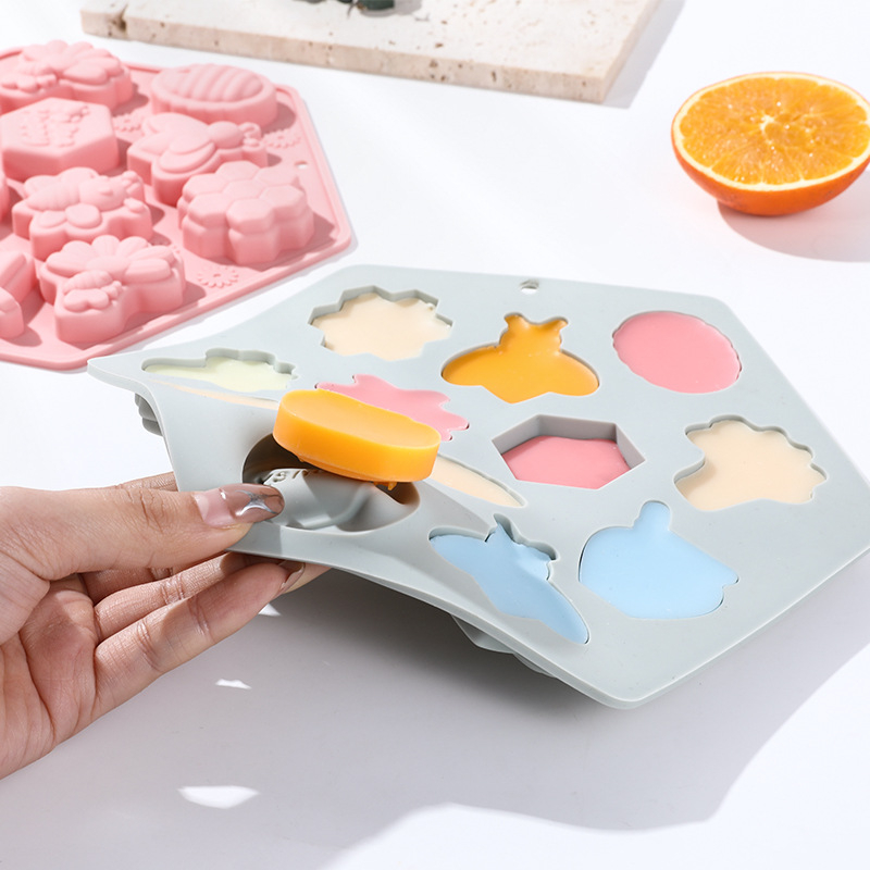 Formă de ciocolată Good time, serie 12 cavități cu motiv floare de albină și recipient de miere, silicon alimentar, cod Jsc4252