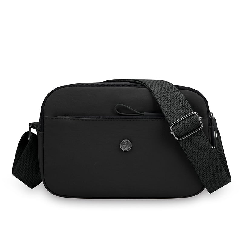 Crossbody torbica od Oxford materijala, horizontalnog kvadratnog oblika, zatvaranje na zip, laminirani unutarnji džep, jedan kaiš