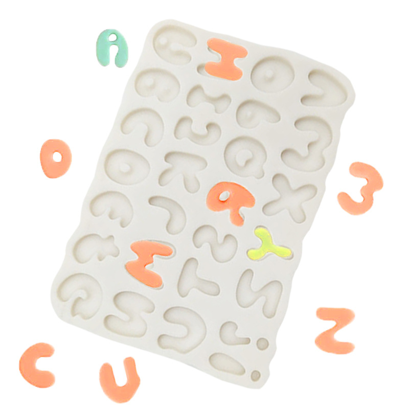 Nagybetűs angol betűkkel készült fondant szilikon forma, kör alakú, tortadíszítésre