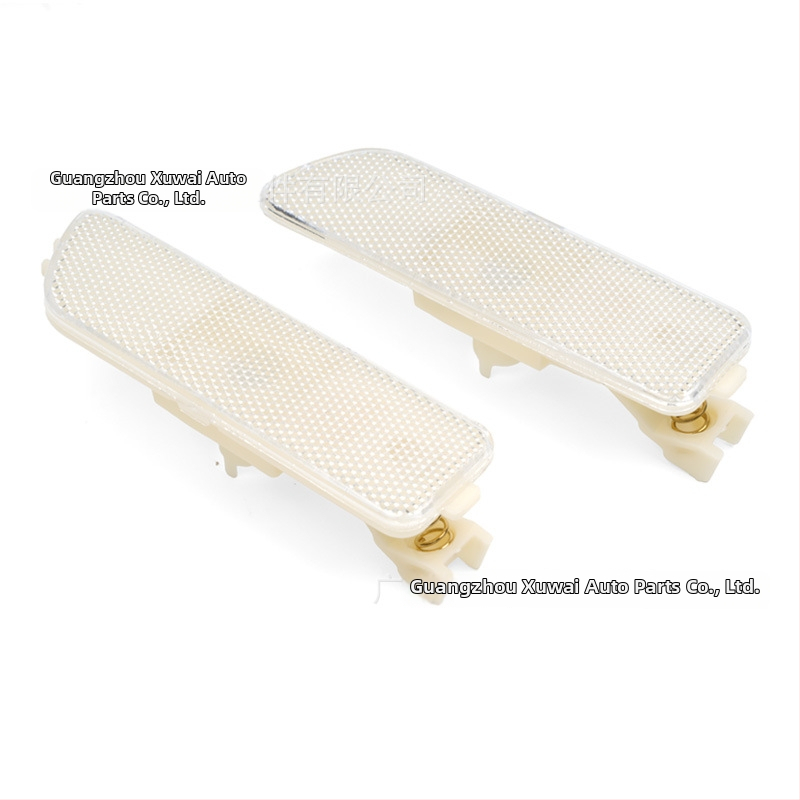 Priekinio bamperio šono žymeklio ir posūkio signalo lemputė Volkswagen Golf 4 / Bora / Jetta MK4 (Medžiaga: ABS+AS; Galia: 55W; Įtampa: 12V; Šviesos šaltinis: halogenas; Suderinami modeliai: Golf MK4, Bora, Jetta 4)