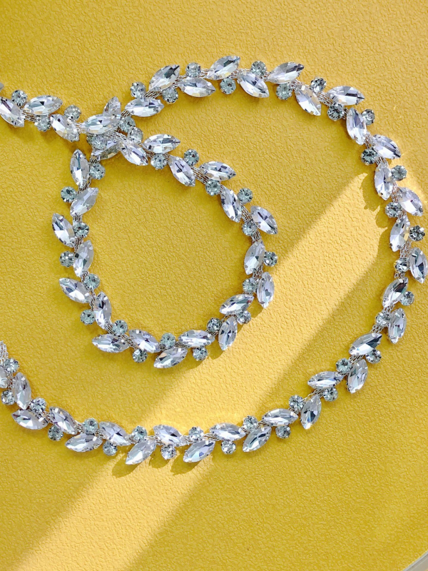 Lanț cu strasuri și diamant — componente handmade pentru bijuterii, pentru ținute de nuntă, curea decorativă