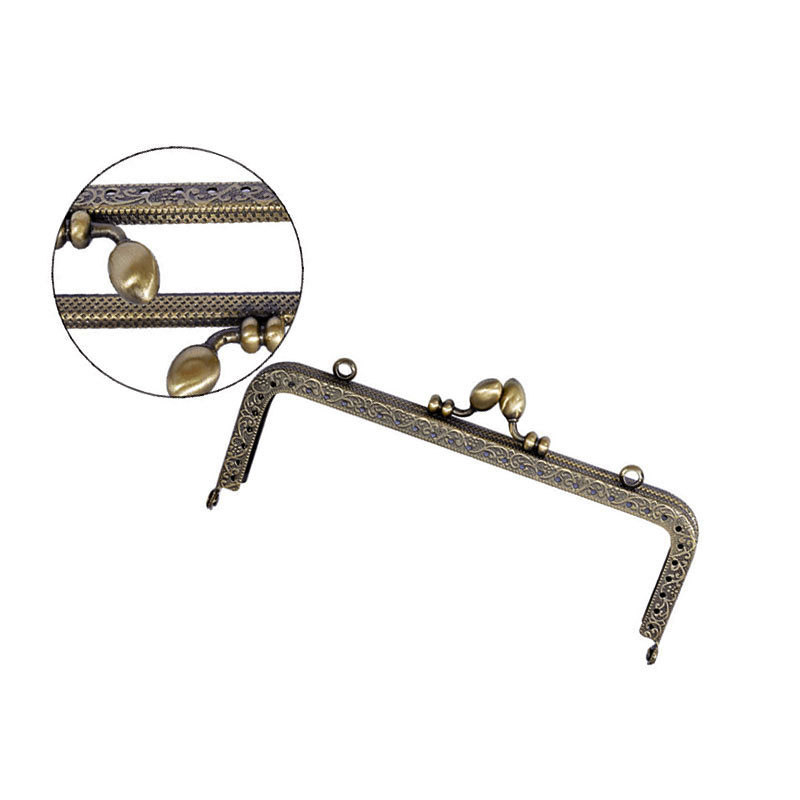 Dyx fém négyszögletes táska csat – kettős fül, faragott mintázat, kiegészítő táskákhoz, 2023 tél