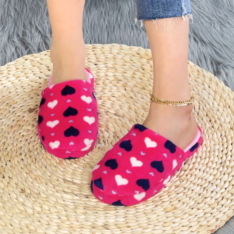 Suede felső részű papucs, TPU talp, pamut bélés, ötágú csillag minta, slip-on kialakítás