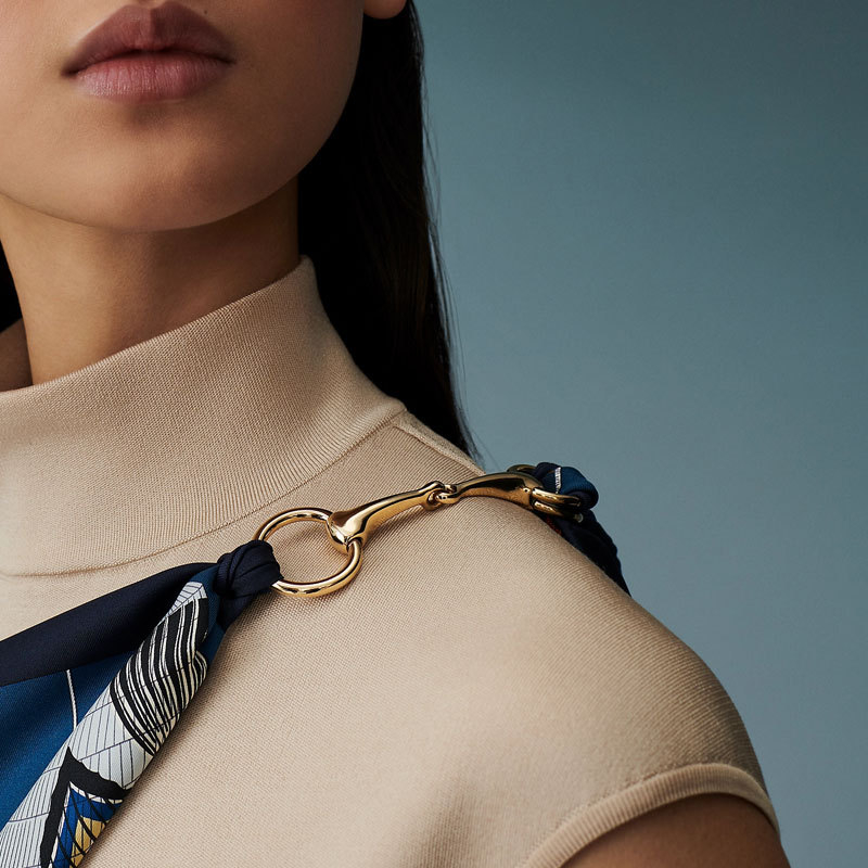 Prindere pentru șal din cupru cu încrustație K-gold, design floral, stil luxos ușor, placare electrochimică