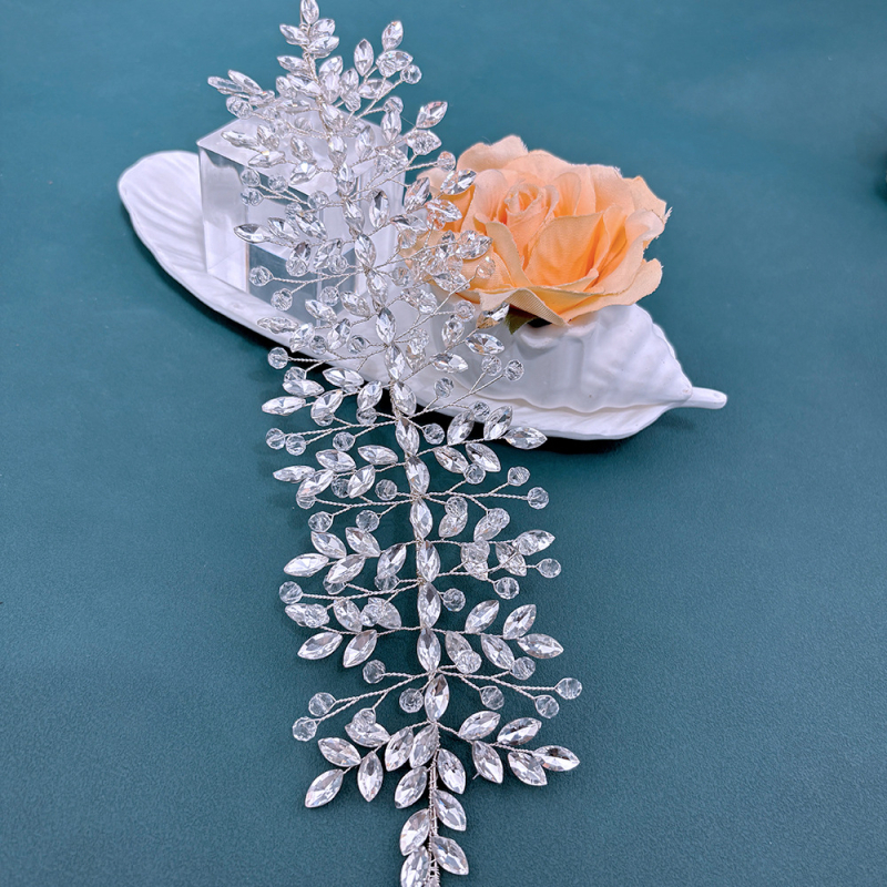 Kristāla matu diadēma – roku darbs, ģeometrisks dizains, plaid raksts, mīksta un lokāma.