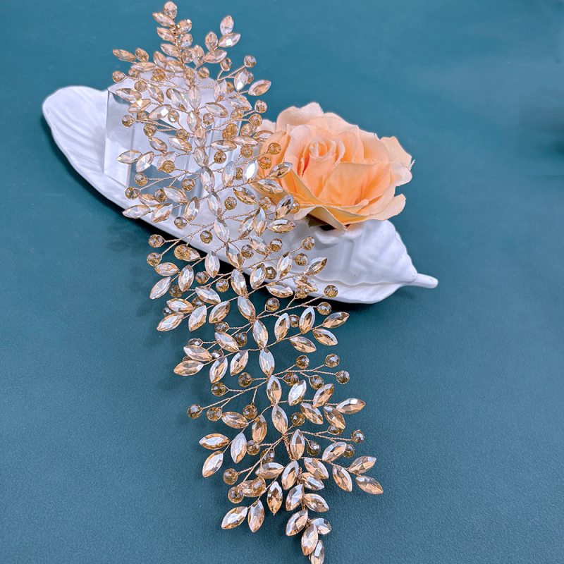 Kristāla matu diadēma – roku darbs, ģeometrisks dizains, plaid raksts, mīksta un lokāma.