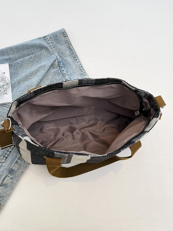 Tote táska, utcai divat, vászon anyagú, függőleges négyzetes forma, cipzáras nyitás, poliészter bélés