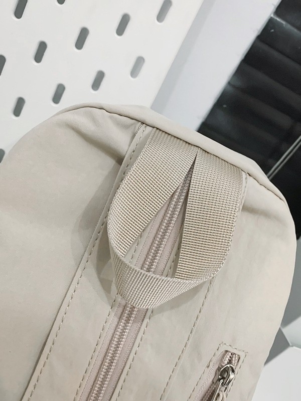 Rucsac mic în stil montan, nylon, impermeabil, compatibil cu laptop de 14 inci, capacitate sub 20 L, primăvara 2025