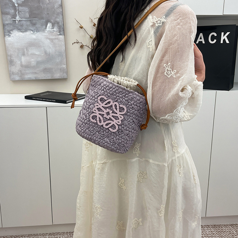 Ženska torba od slame, ručno pletena, ovalnog oblika, stil Urban simplicity, zatvaranje vrpcom, poliester podstava, unutarnji džepovi za telefon i identifikacijsku karticu, trodimenzionalna torba, proljeće 2025