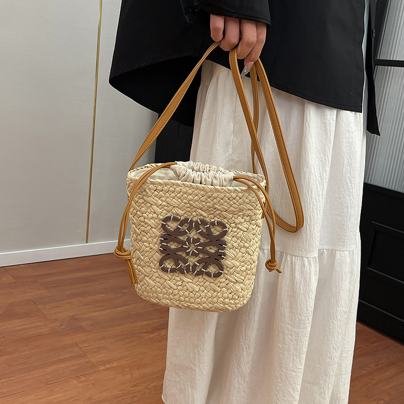 Ženska torba od slame, ručno pletena, ovalnog oblika, stil Urban simplicity, zatvaranje vrpcom, poliester podstava, unutarnji džepovi za telefon i identifikacijsku karticu, trodimenzionalna torba, proljeće 2025