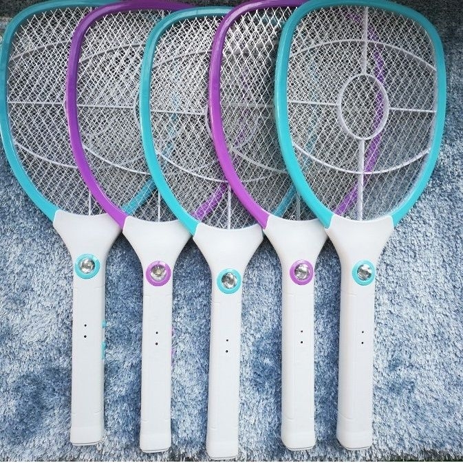 Električna štapna lopatica za komarce s ugrađenom baterijom i LED svjetlom, pokrivenost 11–20 m², trajanje baterije 8–12 sati