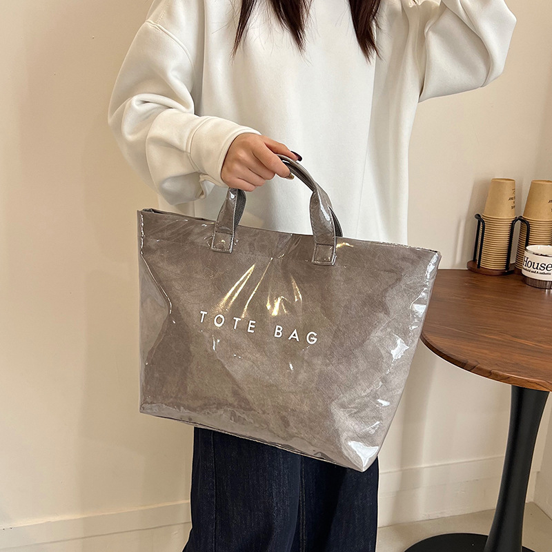 Jelly PVC Tote torba - prozirna, vodootporna, s džepom na zip za telefon i dokumente, vodoravni kvadratni oblik, Zima 2025