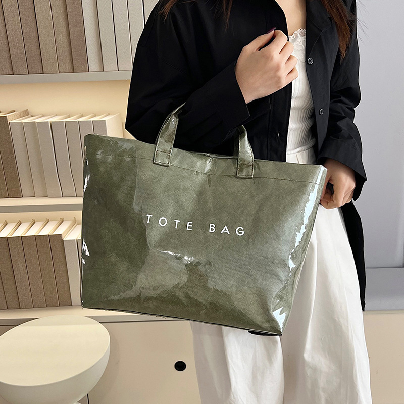 Jelly PVC Tote torba - prozirna, vodootporna, s džepom na zip za telefon i dokumente, vodoravni kvadratni oblik, Zima 2025