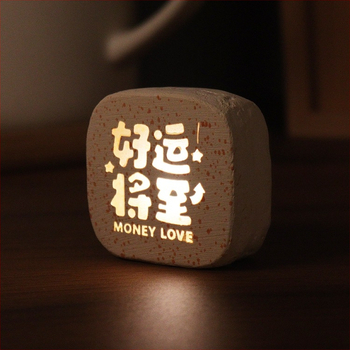 Laiminga katė akmeninė naktinė lempa su magnetiniu ornamentu, tekstas Ramybė ir Džiaugsmas, šilko gėlė, modelis 985