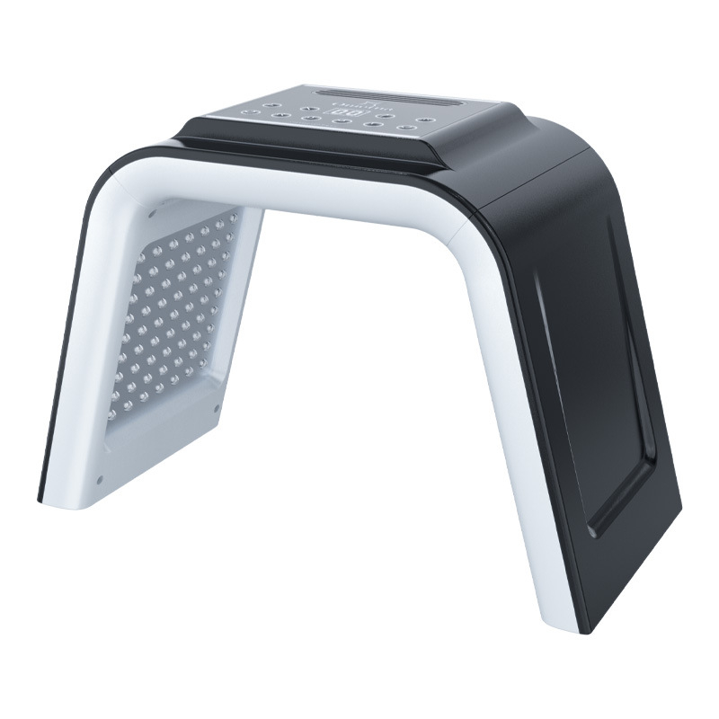 Dispozitiv portabil de terapie cu LED pentru față, marca Quanwan Li, lansat în 2022, destinat uzului casnic.