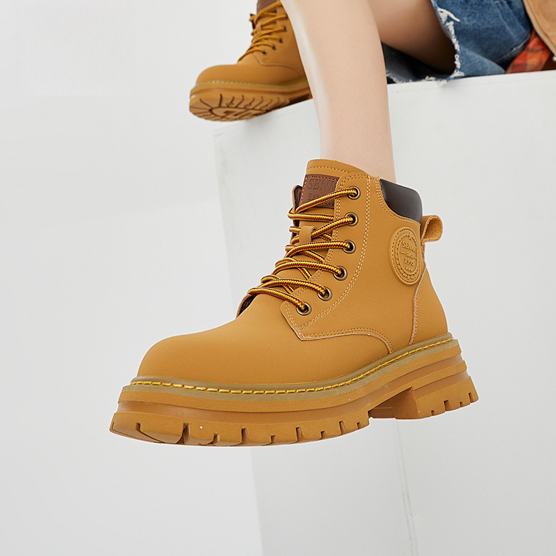 Vīriešu augstās Martin zābaki ziemai, fleece iekšējais oderējums, augšējā daļa no dažādiem materiāliem, gumijas zole, zems augšējais augums, šņores priekšā