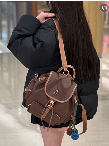 Ženski ruksak s poklopcem, koža goveda, ulični stil, unutarnji džepovi za telefon i dokumente