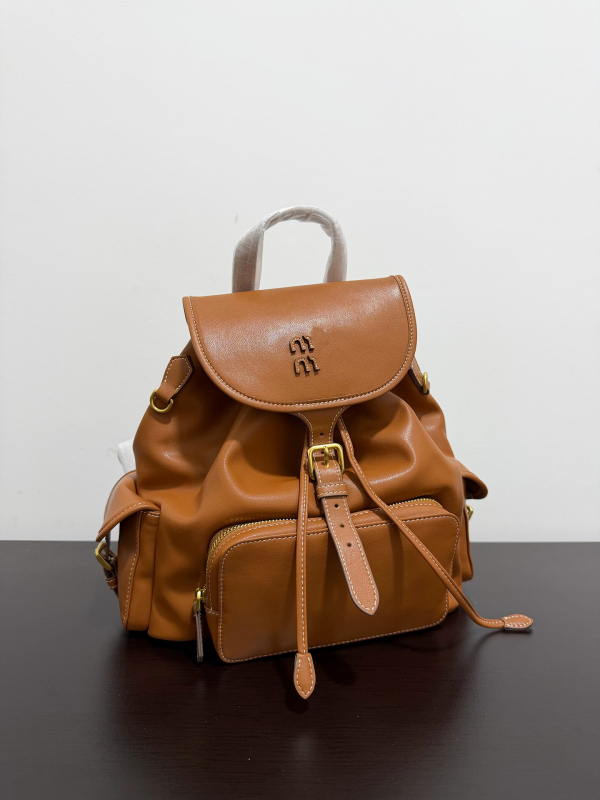 Ženski ruksak s poklopcem, koža goveda, ulični stil, unutarnji džepovi za telefon i dokumente