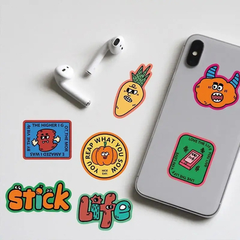 Set naljepnica za dječju prtljagu i uređaje — minimalistički stil, papirnate naljepnice, bez mogućnosti personalizacije, bez tiska logotipa