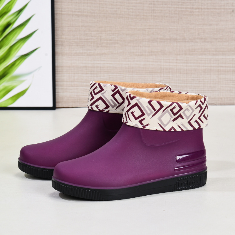 Ženske PVC čizme za kišu, niski štih, 1–3 cm visok potplat, protuklizna podplat, uzorak s slovima, za sve sezone