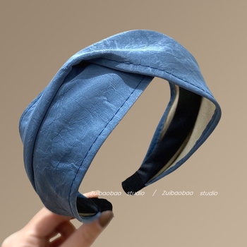 Traka za glavu s kožnim križem i visokom kronom, ručna izrada, Materijal: Cortical, Brend: Nothing, Proljeće 2025