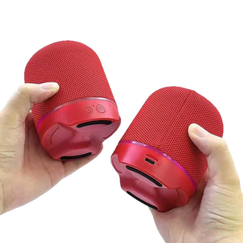 Mini Bluetooth zvučnik s IPX7, Bluetooth 5.3, 10W izlaz, ugrađena baterija 1200–2000 mAh, frekvencijski raspon 60 Hz–15 kHz