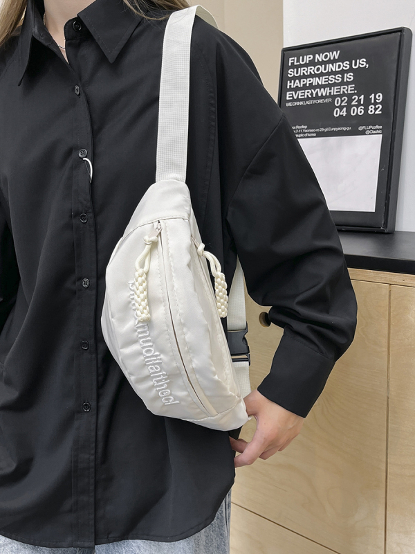 Torba na prsa u šumskom stilu: vanjska od najlona, podstava od poliestera, zatvarač, džep za mobitel, trodimenzionalni oblik