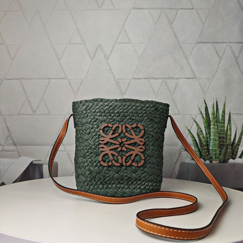 Sla mta soma – spilvena forma, auklas aizvēršana, kokvilnas-lina iekšpuse, iekšējais nodalījums ar rāvējslēdzēju