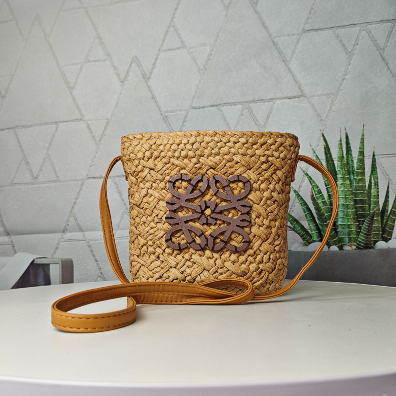 Sla mta soma – spilvena forma, auklas aizvēršana, kokvilnas-lina iekšpuse, iekšējais nodalījums ar rāvējslēdzēju