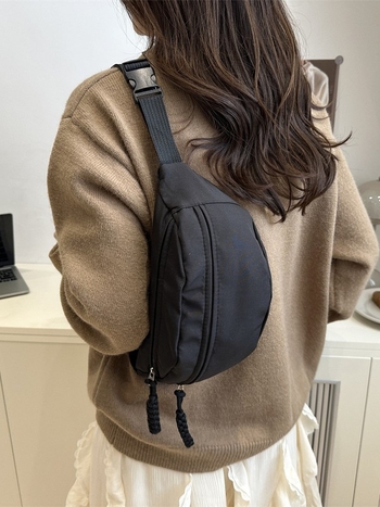 Geantă pentru piept din pânză, stil urban simplu, deschidere cu fermoar, buzunar laminat cu fermoar, buzunar intern cu patch, primăvara 2025