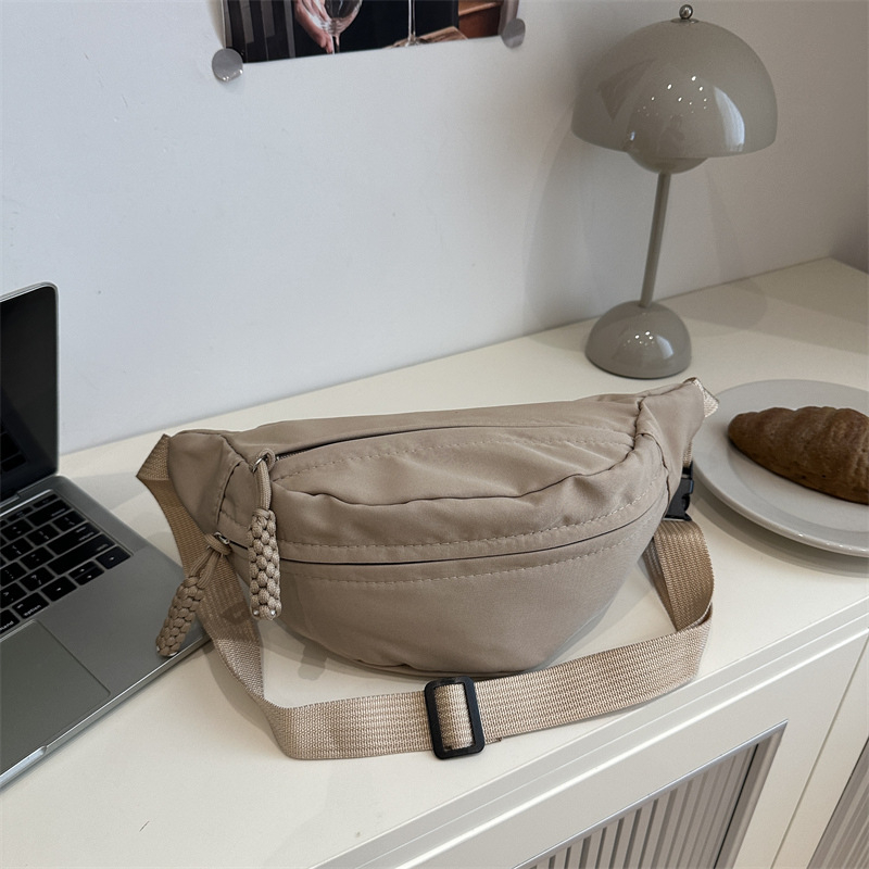 Geantă pentru piept din pânză, stil urban simplu, deschidere cu fermoar, buzunar laminat cu fermoar, buzunar intern cu patch, primăvara 2025