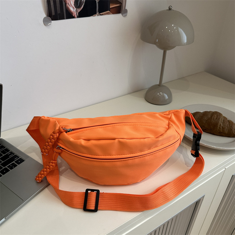 Geantă pentru piept din pânză, stil urban simplu, deschidere cu fermoar, buzunar laminat cu fermoar, buzunar intern cu patch, primăvara 2025