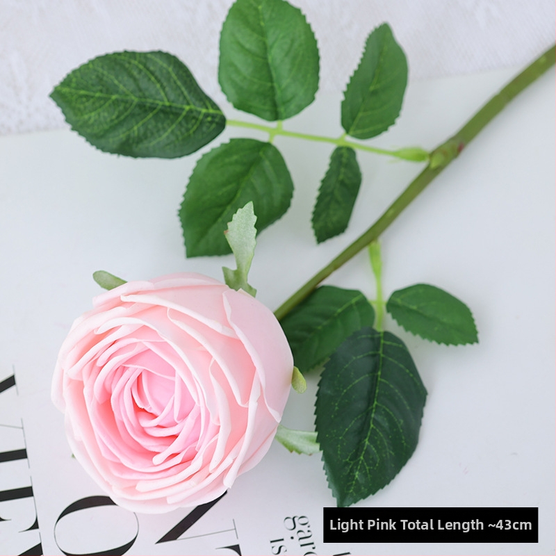 Mohaige hodvábna ruža – umelý kvet; techniky: embossing, vstrekované formovanie, sieťotlač a 3D tlač; vhodné na svadby, vonkajšie použitie, rekvizity na fotky a domová dekorácia.