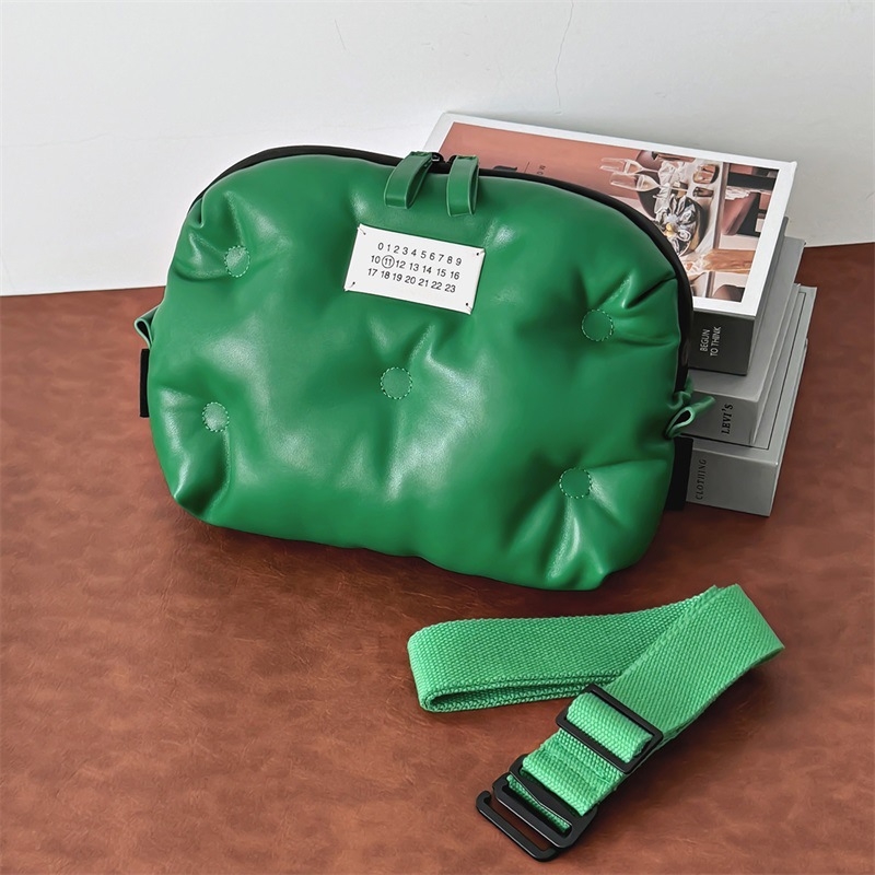 Pánska crossbody taška z PU kože na cestovanie – odolná, priečinok pre 10-palcový notebook, polyesterová podšívka, voľnočasový štýl