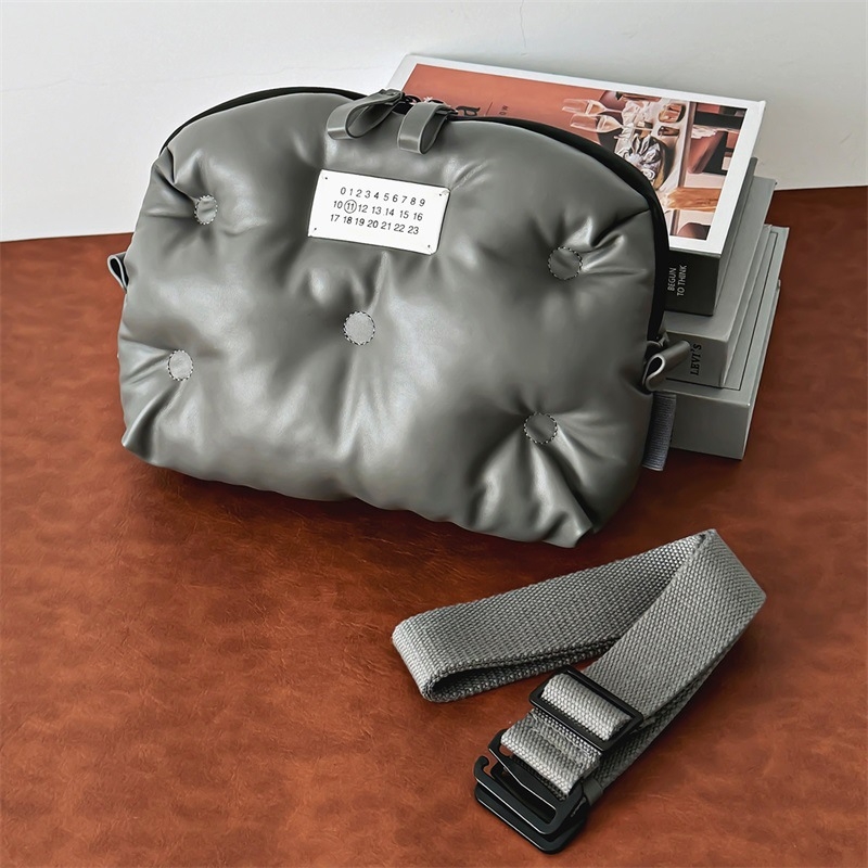 Pánska crossbody taška z PU kože na cestovanie – odolná, priečinok pre 10-palcový notebook, polyesterová podšívka, voľnočasový štýl