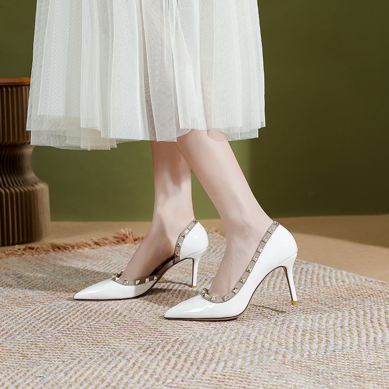 Moteriški vestuviniai aukštakulniai bateliai: smailus pirštas, plonas kulnas, žemas kulkšnies aukštis, patentuota oda, labai aukštas kulnas (>8 cm)